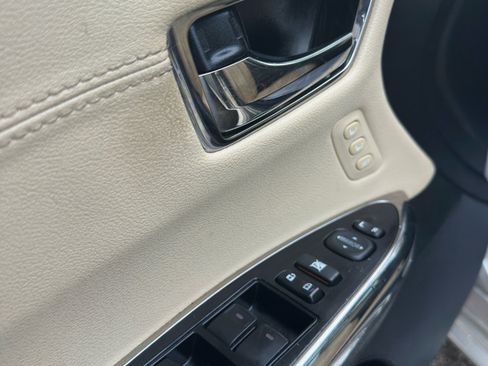 Used 2018 Toyota Avalon Touring image 13