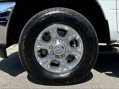 Used 2024 RAM 2500 Big Horn w/ Off Road Package AWD/4WD image 8
