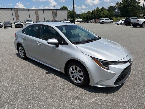 Used 2023 Toyota Corolla LE FWD image 11