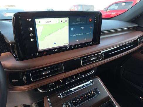 Used 2025 Lincoln Aviator Reserve w/ Illumination Package image 17