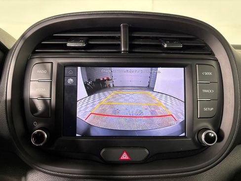 Used 2022 Kia Soul LX FWD image 18