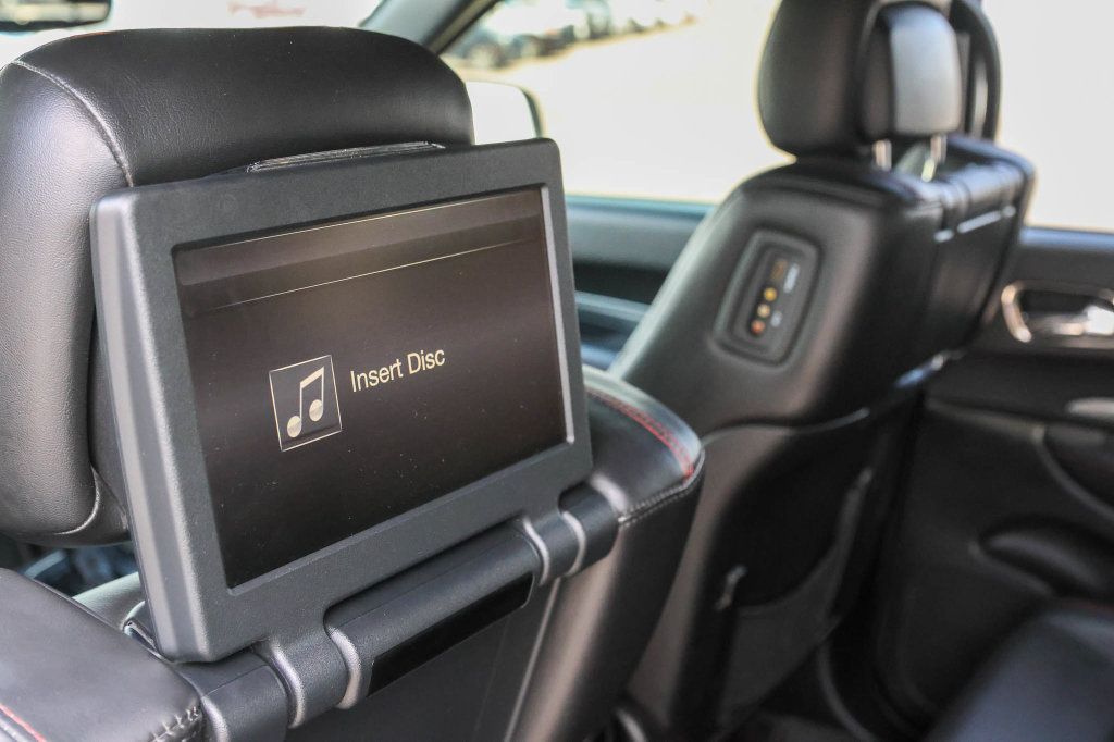 Used 2018 Dodge Durango R/T w/ Technology Group AWD/4WD image 16