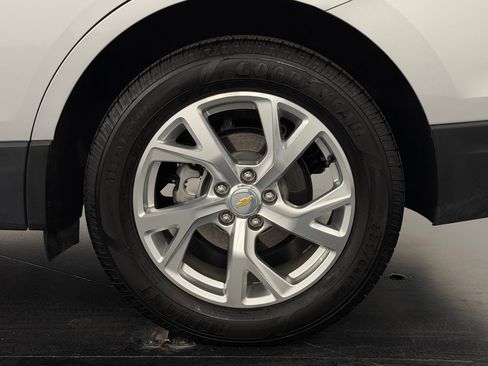 Used 2019 Chevrolet Equinox LT image 12