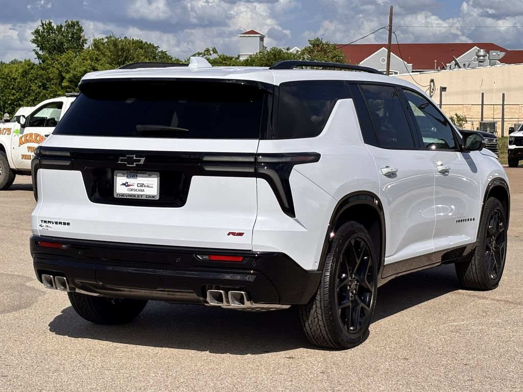 New 2026 Chevrolet Traverse RS w/ LPO, Floor Liner Package FWD image 6