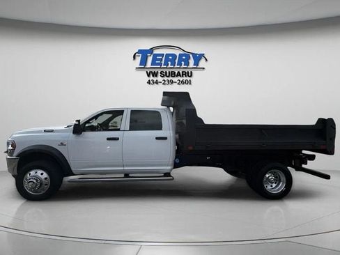 Used 2023 RAM 4500 Tradesman w/ Chrome Appearance Group AWD/4WD image 3