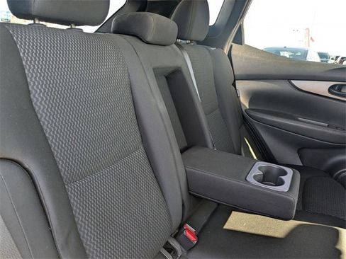 Used 2021 Nissan Rogue Sport S image 30