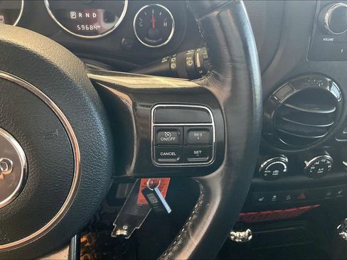 Used 2018 Jeep Wrangler Unlimited Rubicon image 18