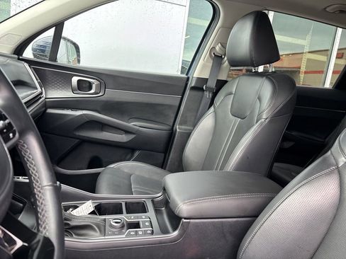 Certified 2024 Kia Sorento S w/ Panoramic Sunroof Package AWD/4WD image 15