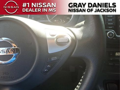 Used 2018 Nissan Sentra SV FWD image 13