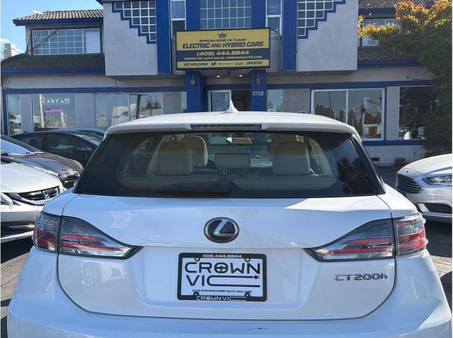 Used 2014 Lexus CT 200h FWD image 32