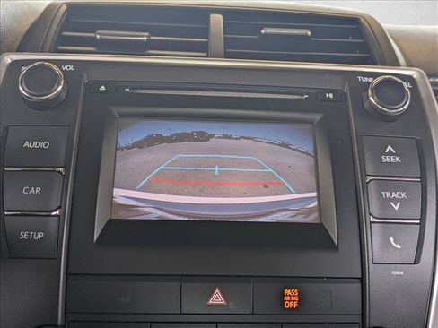 Used 2016 Toyota Camry LE FWD image 13