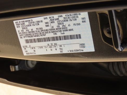 Used 2019 Ford F250 Lariat w/ Lariat Ultimate Package image 34