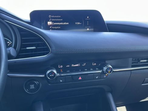 Used 2024 MAZDA MAZDA3 s image 31