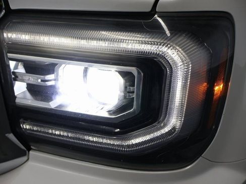 Used 2018 GMC Sierra 1500 SLT image 25