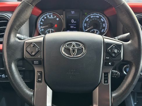 Used 2019 Toyota Tacoma TRD Off-Road image 32