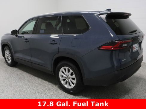 Certified 2025 Toyota Grand Highlander AWD image 9