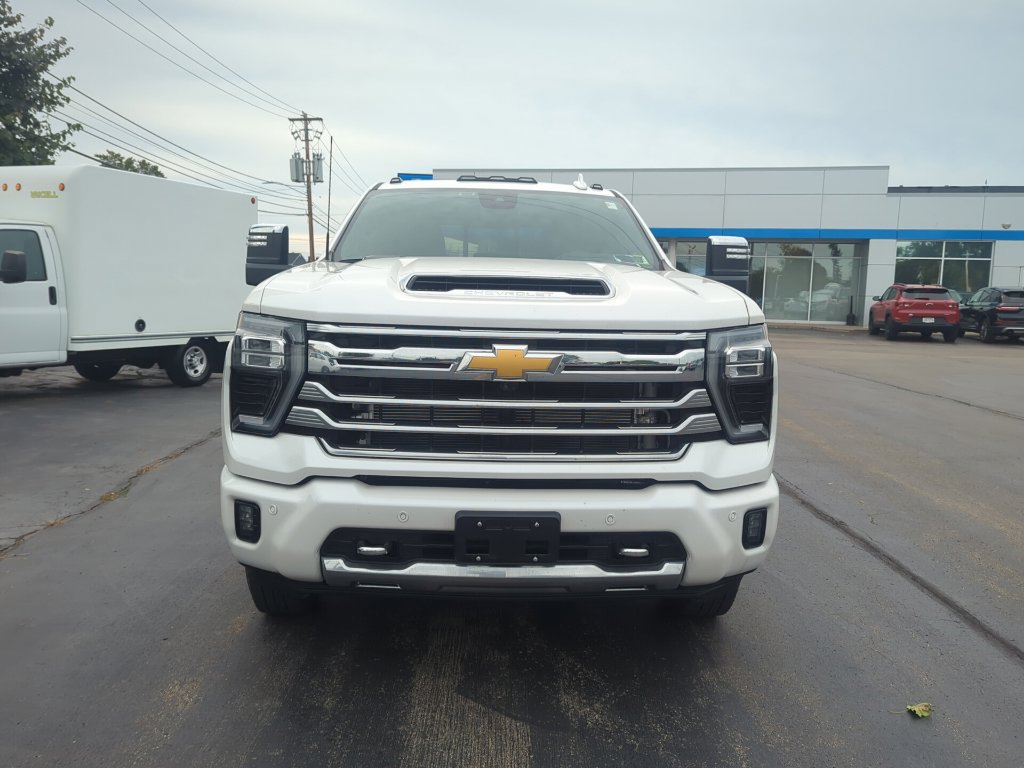 Used 2025 Chevrolet Silverado 3500 High Country w/ High Country Premium Package AWD/4WD image 4