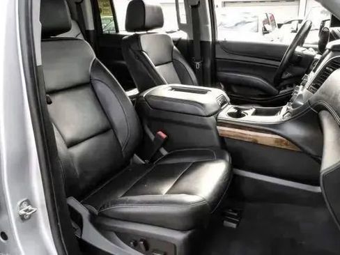 Used 2019 Chevrolet Suburban LT image 45