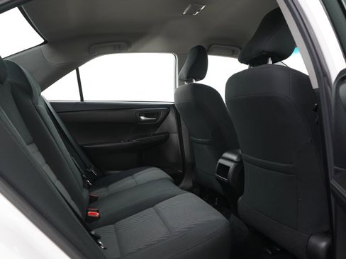 Used 2017 Toyota Camry LE FWD image 12