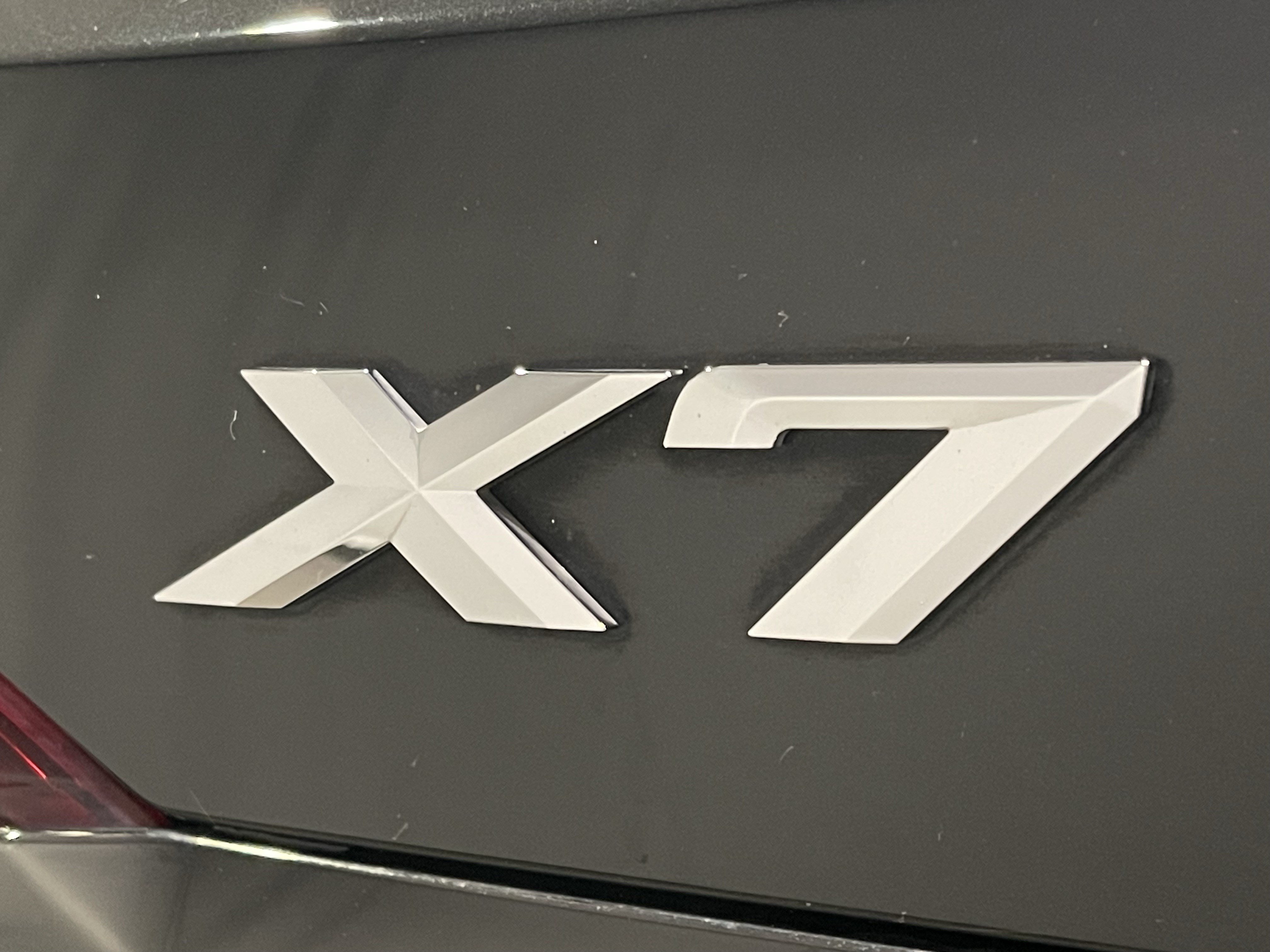 Used 2022 BMW X7 xDrive40i w/ M Sport Package AWD/4WD image 24