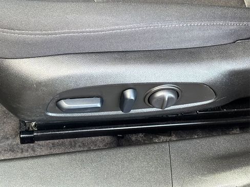 Used 2025 Chevrolet Malibu LT image 36