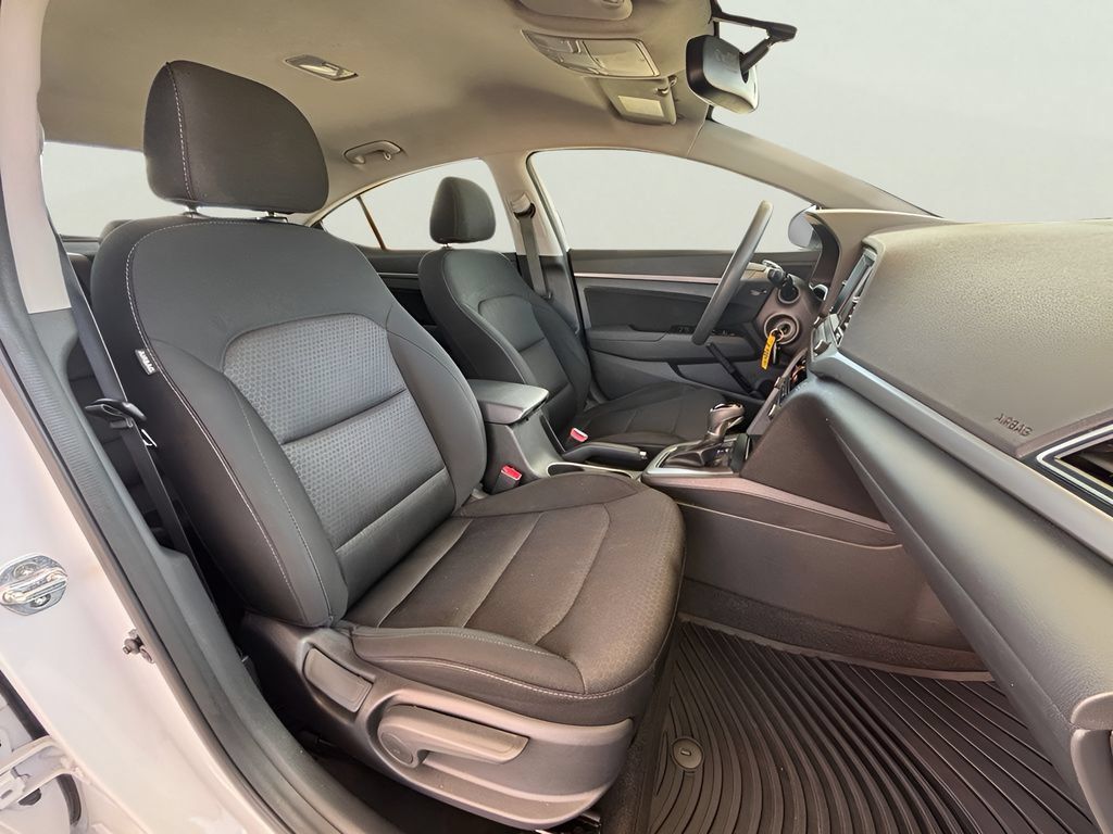 Used 2018 Hyundai Elantra SEL FWD image 3
