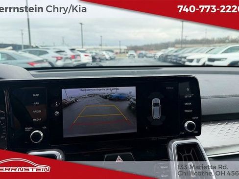 Used 2023 Kia Sorento EX image 17