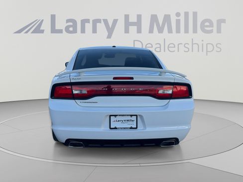 Used 2013 Dodge Charger SXT w/ Blacktop Pkg RWD image 4