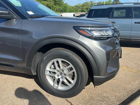 New 2026 Ford Explorer Active w/ Active Comfort Package RWD image 5