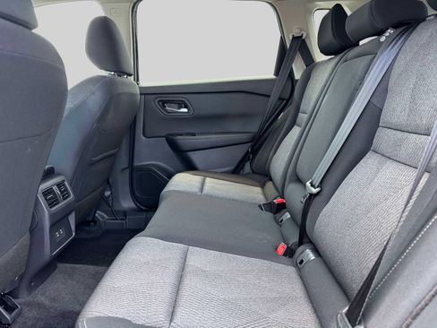 Certified 2026 Nissan Rogue SV AWD/4WD image 11