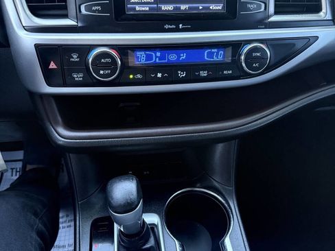 Used 2015 Toyota Highlander Plus image 32