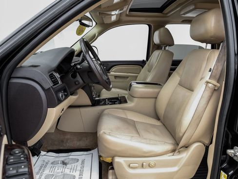 Used 2011 GMC Yukon Denali image 4