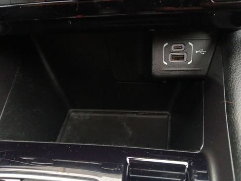 Used 2024 Jeep Compass Latitude w/ Sun and Sound Group AWD/4WD image 6