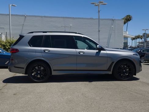 New 2026 BMW X7 xDrive40i w/ M Sport Package AWD/4WD image 3