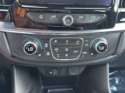 Used 2023 Chevrolet Traverse RS AWD/4WD image 41