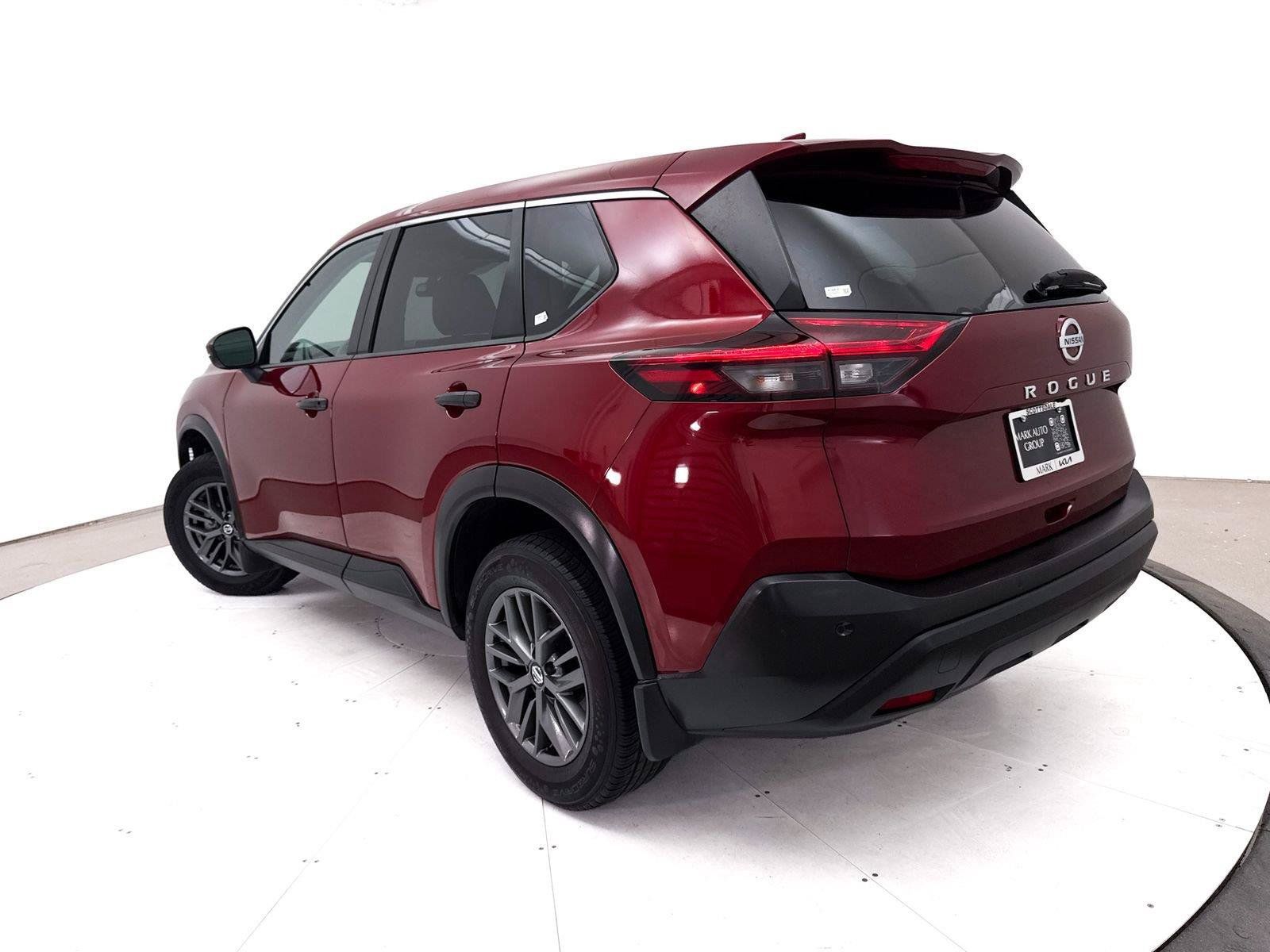 Used 2021 Nissan Rogue S FWD image 2