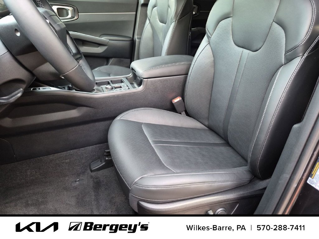 Certified 2026 Kia Sorento S w/ S Panoramic Sunroof Package AWD/4WD image 12
