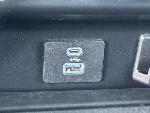 Certified 2022 Ford F150 Lariat AWD/4WD image 47
