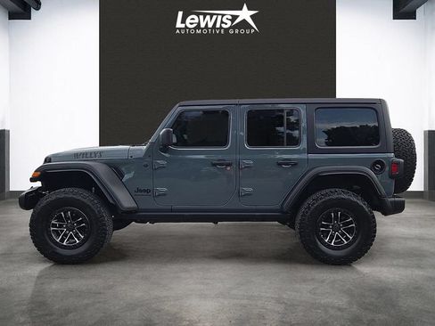 Used 2025 Jeep Wrangler Unlimited Sport AWD/4WD image 2