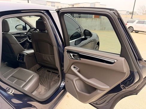 Used 2017 Porsche Macan S image 18