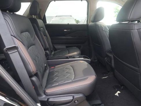New 2026 Nissan Pathfinder Platinum AWD/4WD image 22