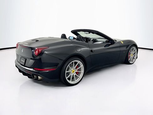 Used 2017 Ferrari California T RWD image 5