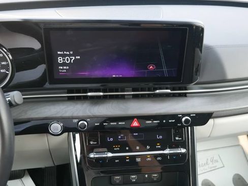 Used 2024 Kia Carnival EX FWD image 46