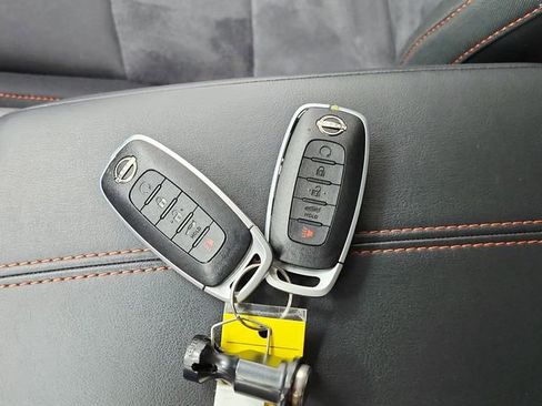 Used 2025 Nissan Sentra SR w/ Midnight Edition image 32