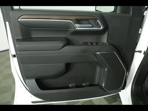Used 2023 Chevrolet Silverado 1500 LT AWD/4WD image 24