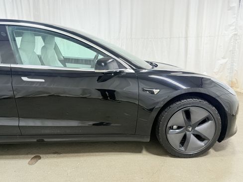 Used 2018 Tesla Model 3 Long Range image 9