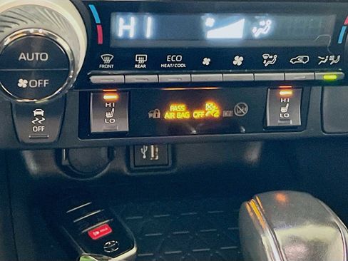 Used 2023 Toyota RAV4 SE image 20