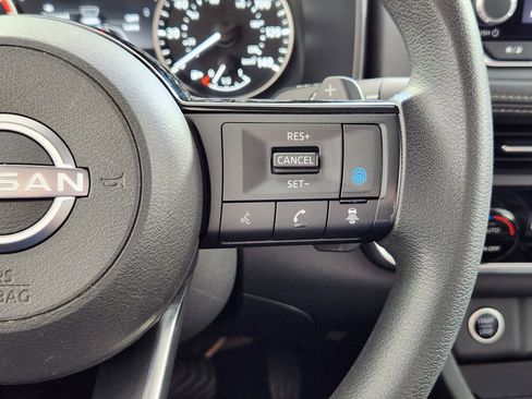 Used 2023 Nissan Rogue SV FWD image 19