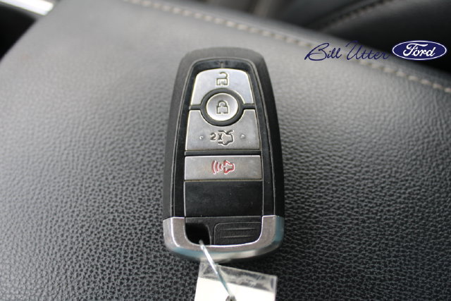 Used 2017 Ford Fusion SE w/ Equipment Group 201A FWD image 12