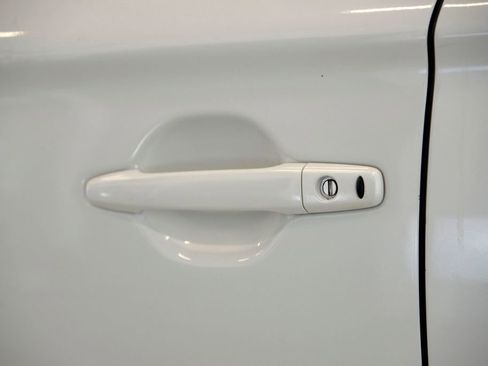Used 2017 Mitsubishi Outlander SE AWD/4WD image 13